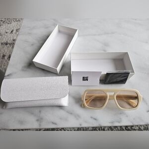 *BRAND NEW* Elisa Johnson Jane Sunglasses, Ivory White